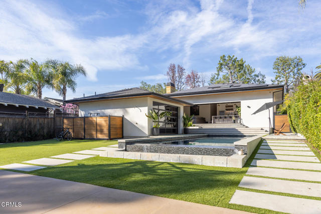 Building Photo - 620 Houseman St