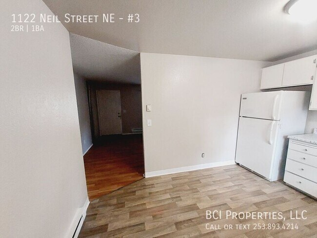 Building Photo - 1122 Neil St NE