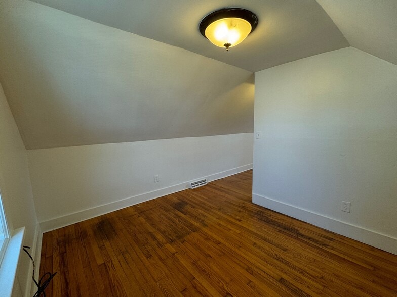 Building Photo - 23 Beauregard St