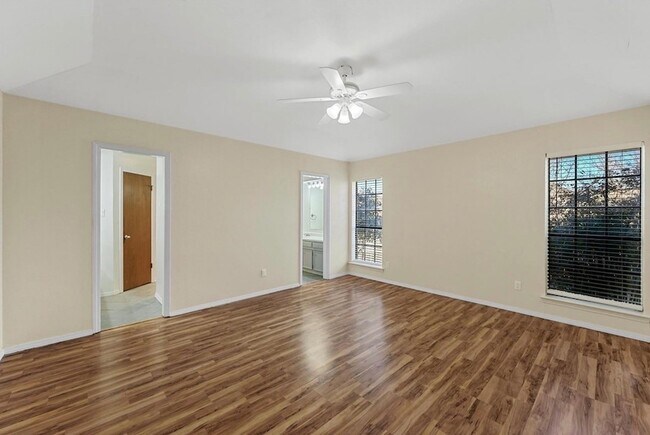 Building Photo - 8721 Hidden Hill Dr