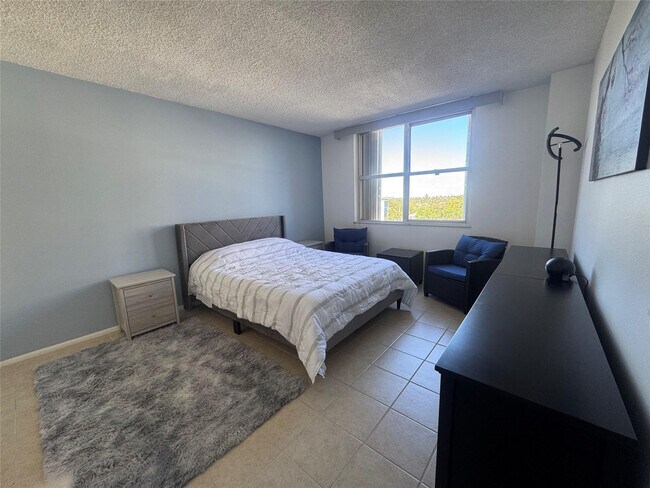 Building Photo - 2000 S Ocean Blvd