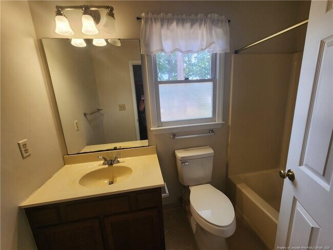 Building Photo - 7200 Kingsway Ct