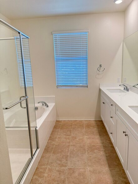 Building Photo - 7072 Vernazza Pl