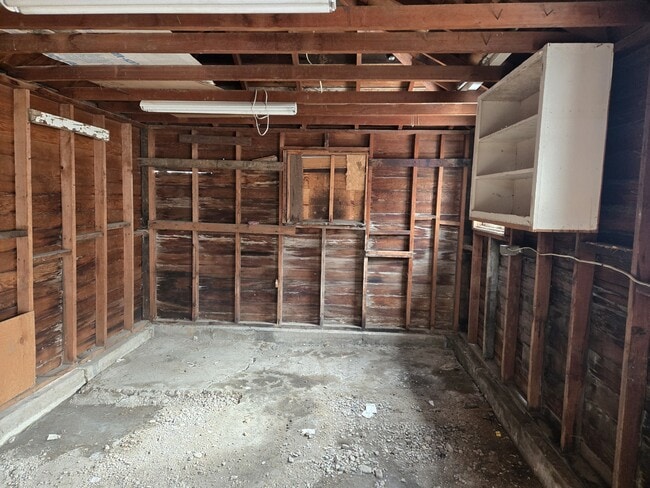 Building Photo - 411 Opal St