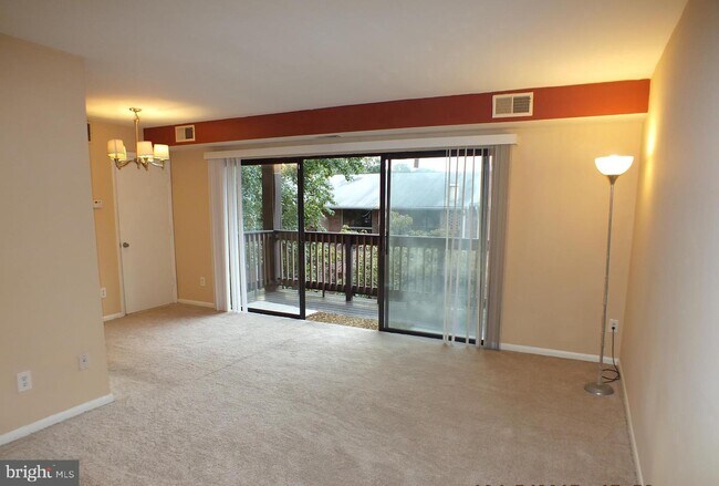 Building Photo - 7600 Savannah St