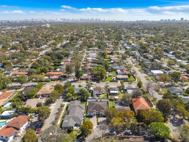 Building Photo - 1515 SW 65th Pl