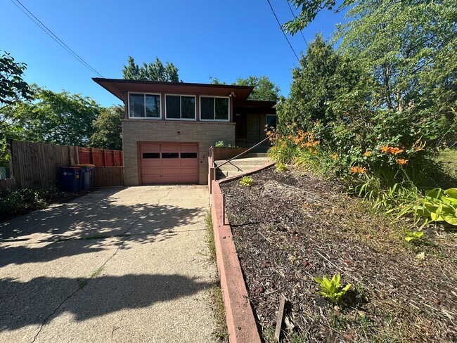 Primary Photo - Three Bedroom Single Family Home on NW Side!