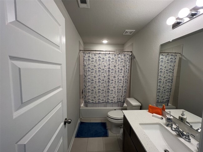 Building Photo - 120 Wake Valley Ct