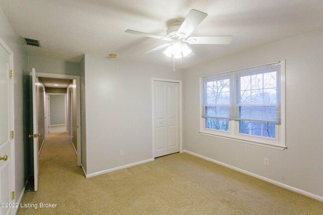 Building Photo - 2417 Ashwood Dr