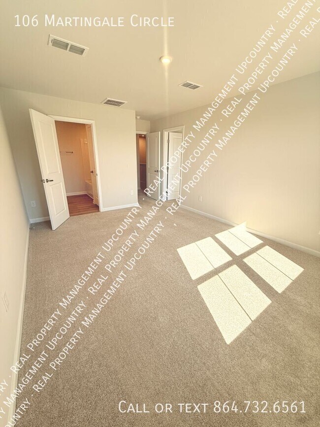 Building Photo - 106 Martingale Cir