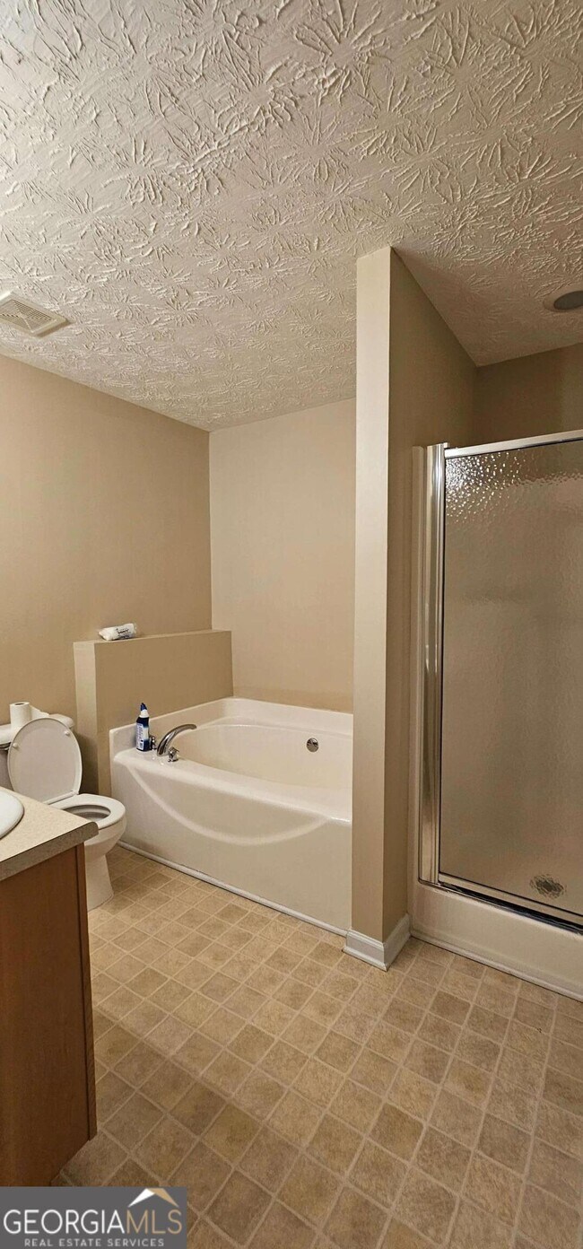 Building Photo - 18 Brookhaven Ct