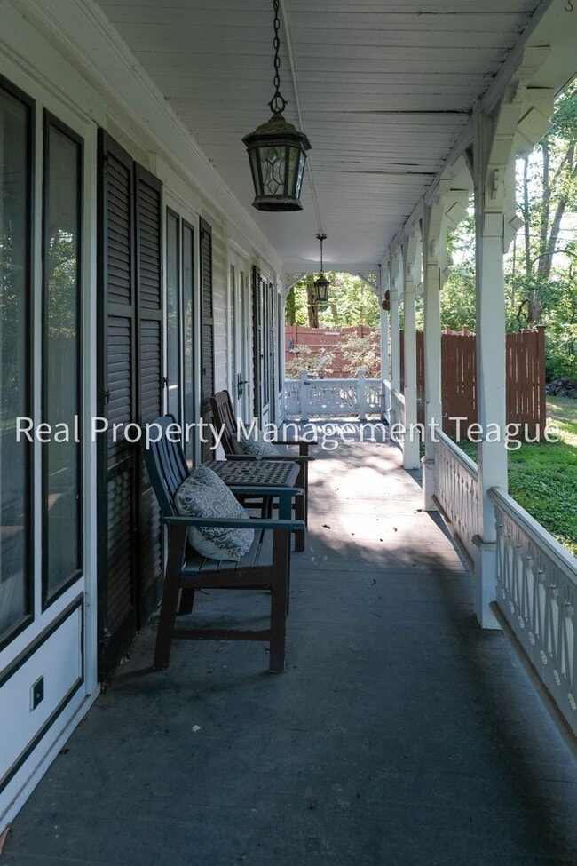 Building Photo - Dream home in Altamont
