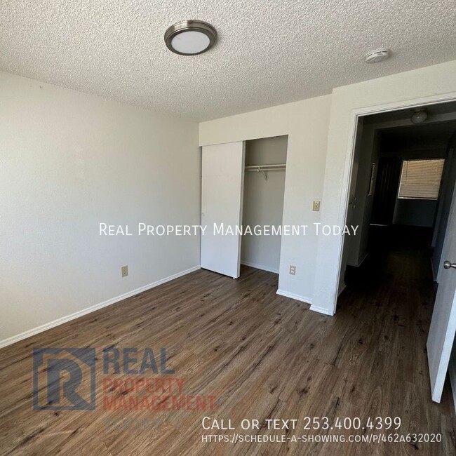 Building Photo - 2 Bedroom Unit in Spanaway!