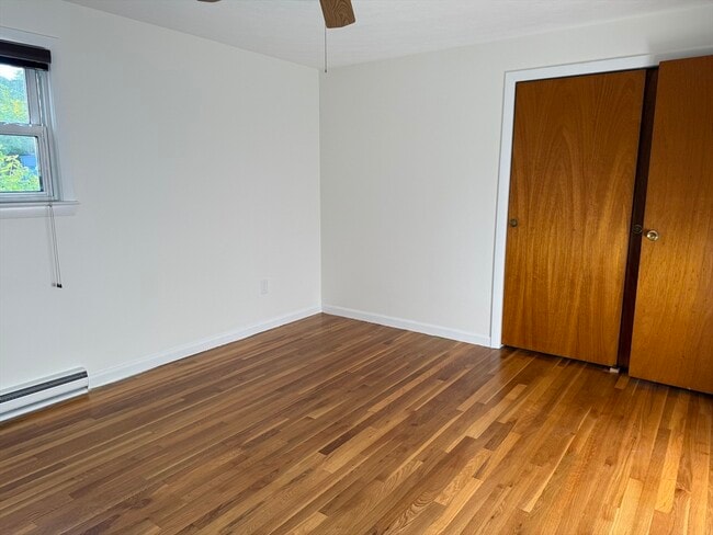 Building Photo - 585 Burncoat St
