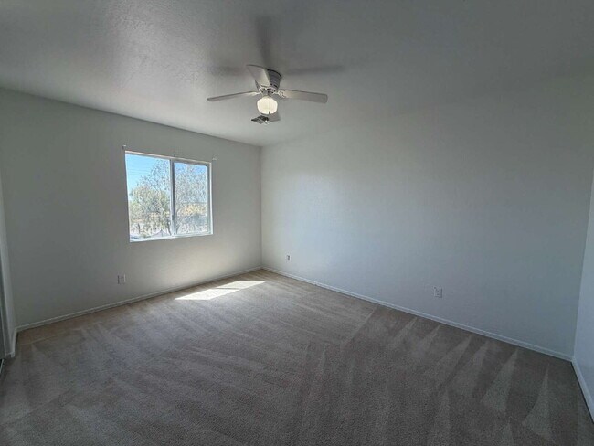 Building Photo - 3907 E Pinto Valley Rd