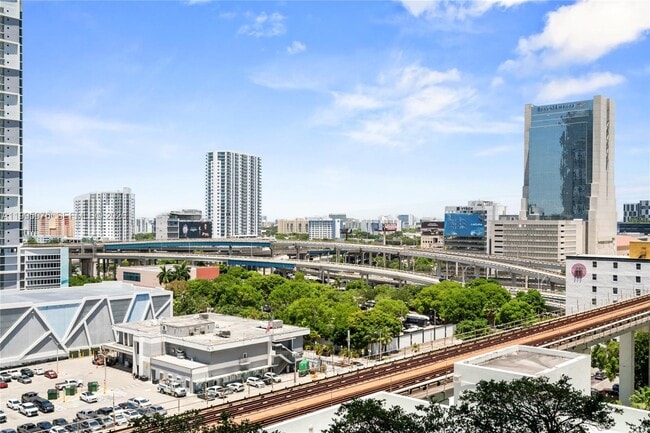 Building Photo - 90 SW 3rd St