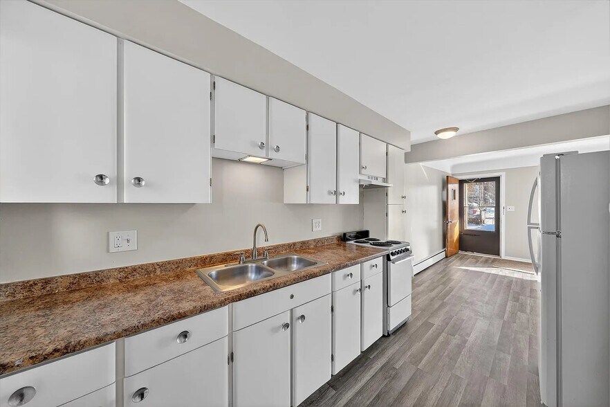 Building Photo - 23 W Burdick St