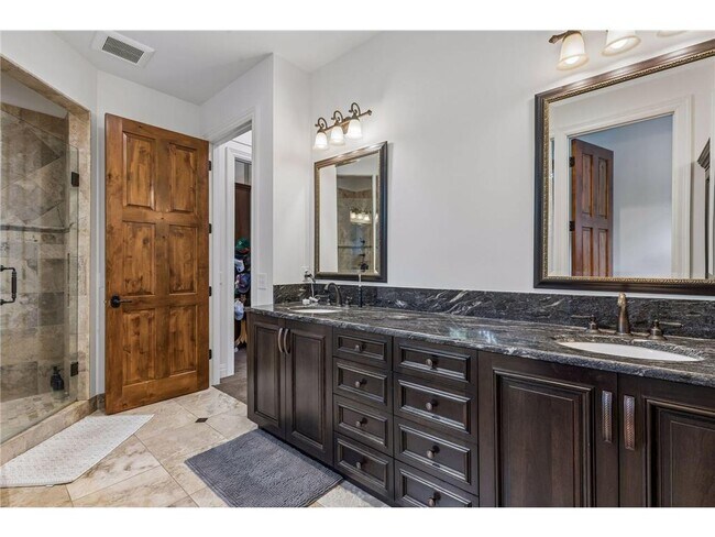Building Photo - 15700 Portico Dr