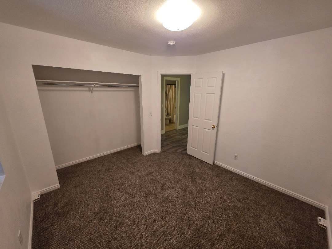 Building Photo - 2122 W 1345 N