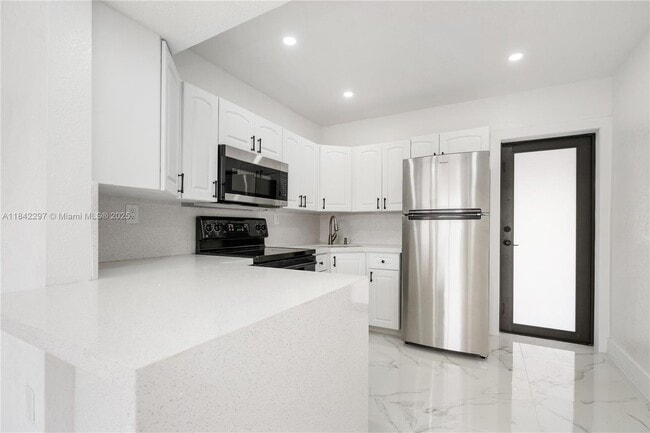 Building Photo - 6308 SW 22nd St