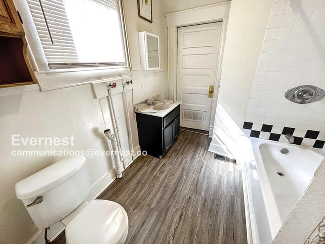 Building Photo - 1426 W Cucharras St
