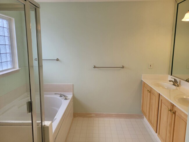 Building Photo - THREE SHIPS LANDING - Four Bedroom Condo