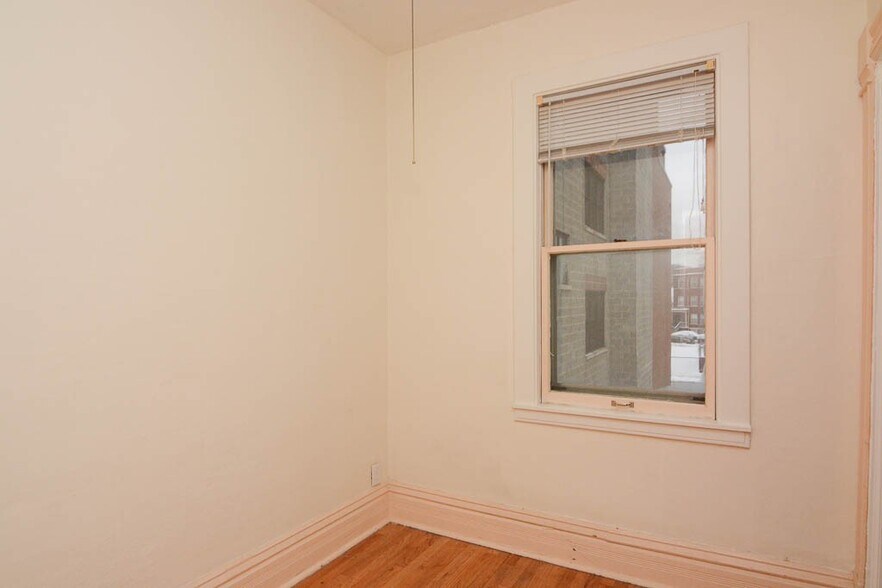 Building Photo - 3426 N Lincoln Ave