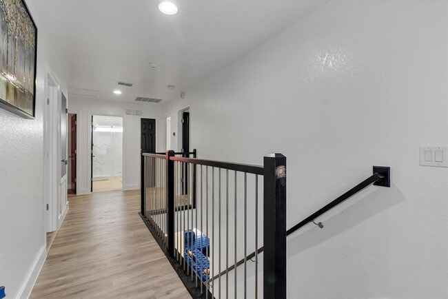 Building Photo - 16748 Lazy Breeze Loop