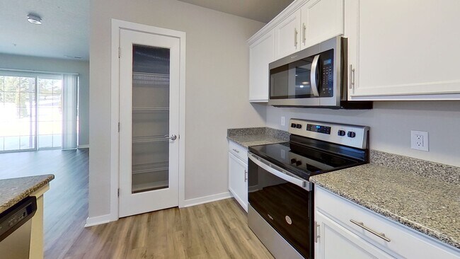 Building Photo - Like New Condo Style Lower 1 Bedroom 1 Bathroom Apartment is Available