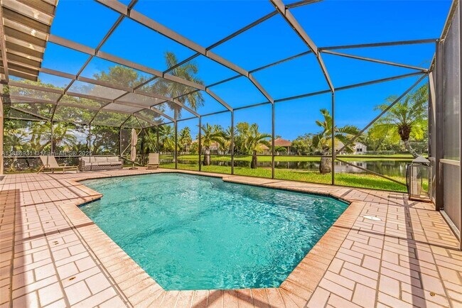 Building Photo - 420 Montclaire Dr