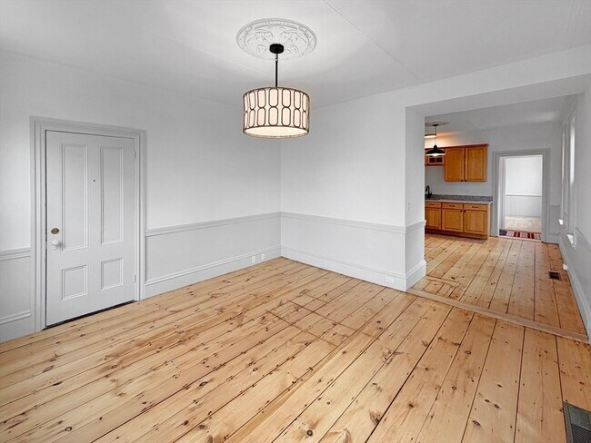 Building Photo - 57 Lime St