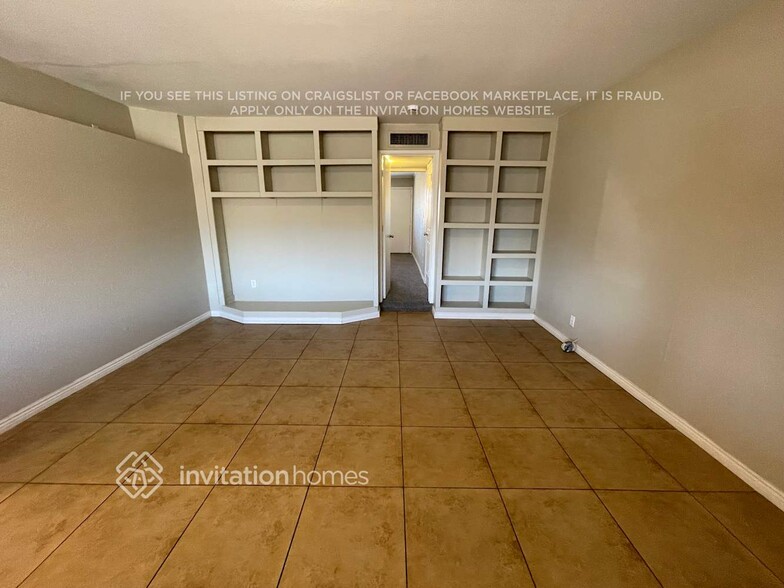 Building Photo - 3416 W Poinsettia Dr