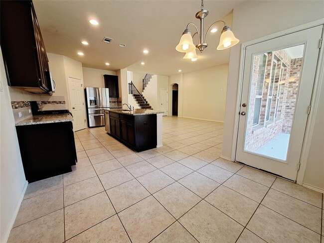 Building Photo - 525 Loma Cedro Bend
