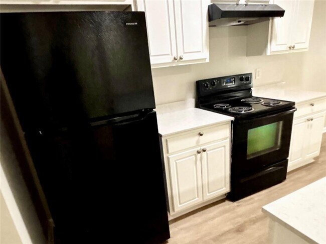 Building Photo - 5481 Sierra Tr