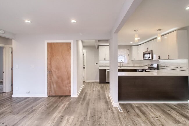 Building Photo - Modern Elegance in Denver: Recently Renovated 2BR/1BA Gem with Detached Garage and Fenced Yard!