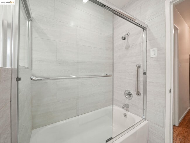 Building Photo - 1274 Terra Ave