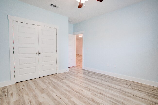 Building Photo - 1756 Thomas St