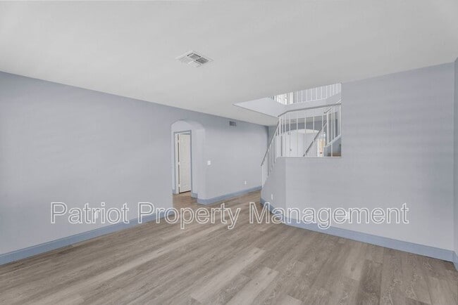 Building Photo - 1575 S Pennington Dr