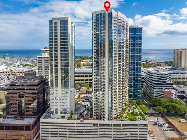 Building Photo - Sky Ala Moana (West) #3305 - Fully Furnished 1 BR/1 BA/1 Parking