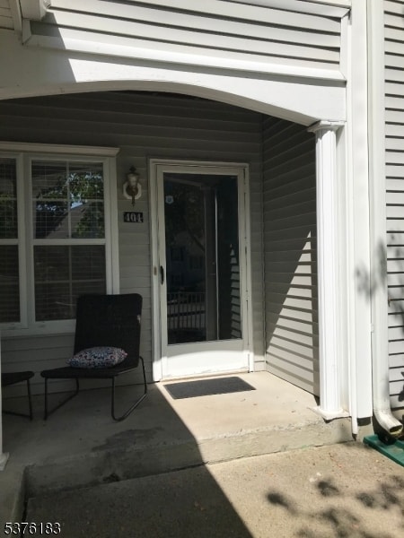 Building Photo - 404 Chatfield Dr