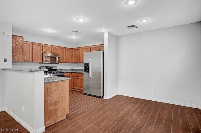 Building Photo - 514 Eresma St