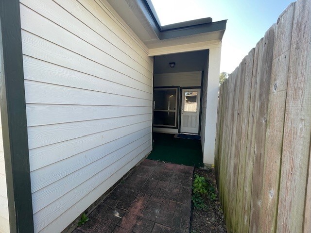 Building Photo - 156 Camelot Pl Ct