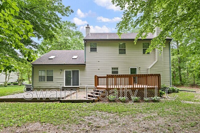 Building Photo - 240 Timber Knoll Dr