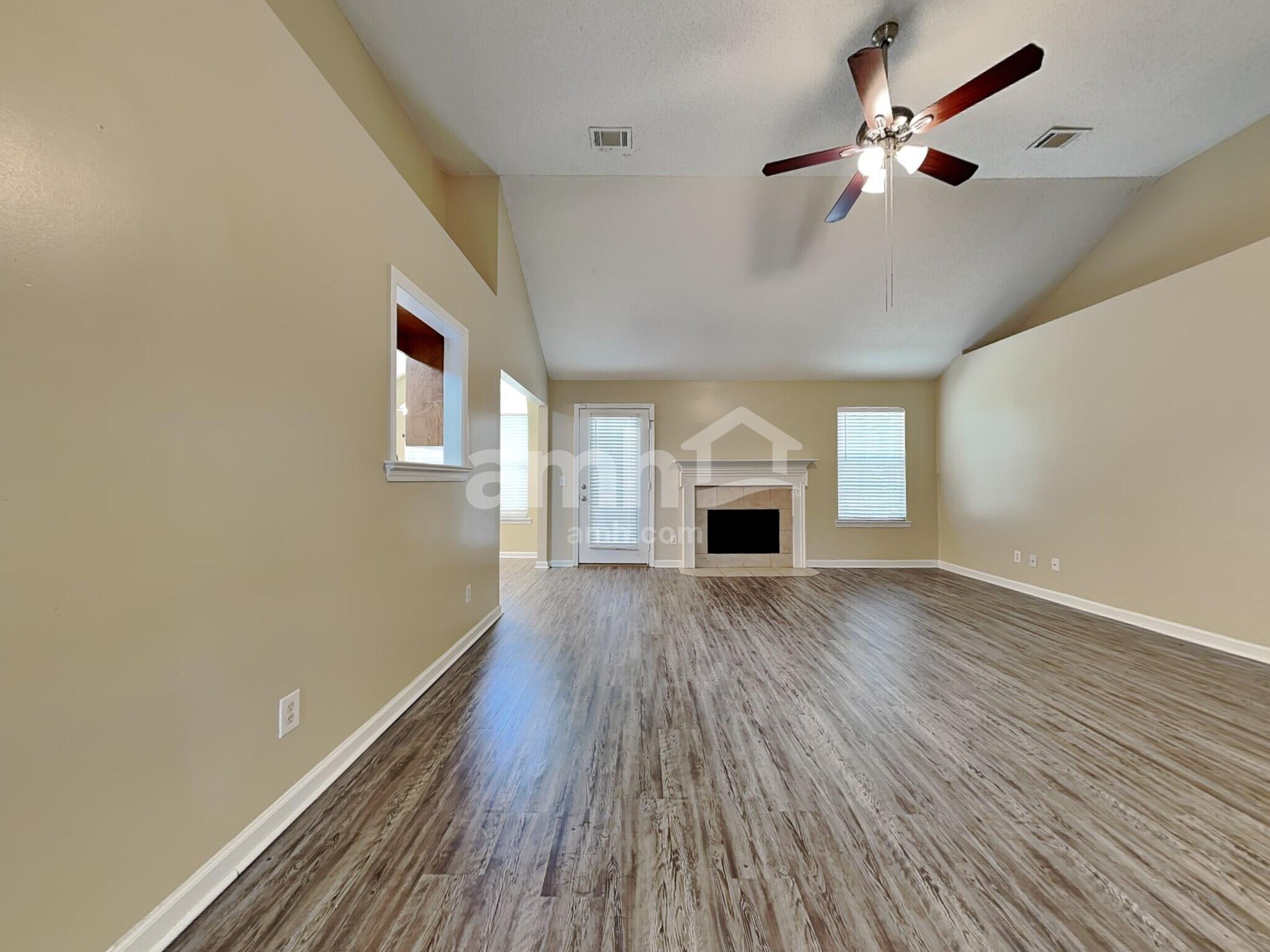 Building Photo - 139 W Tisbury Ln