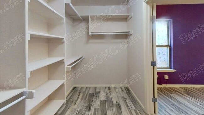 Building Photo - Great 3 bed 2 Bath on the West side.