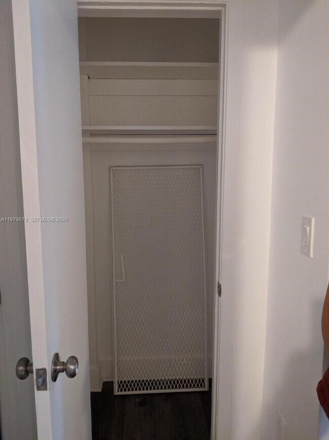 Building Photo - 12665 NE 16th Ave