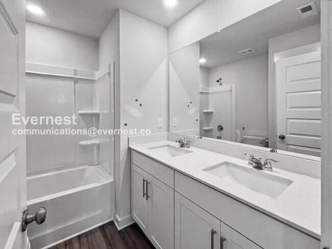 Building Photo - 2284 Robert Gwynne Dr