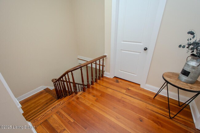 Building Photo - 6209 Applegate Ln