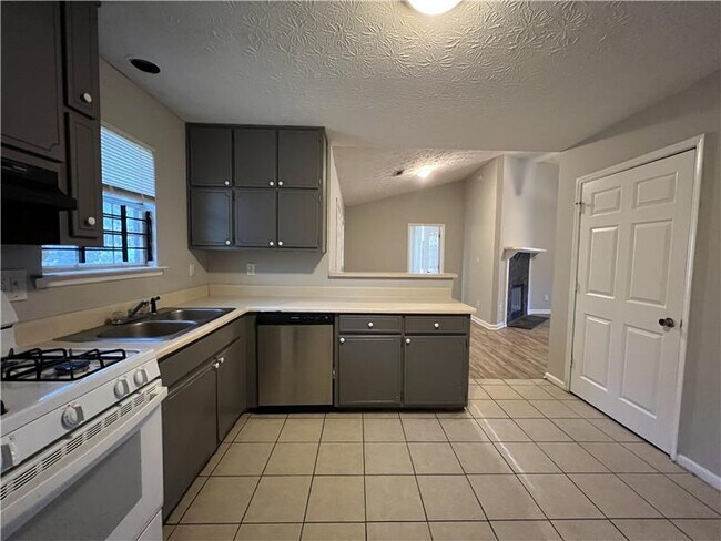 Building Photo - 2580 Teakwood Ln