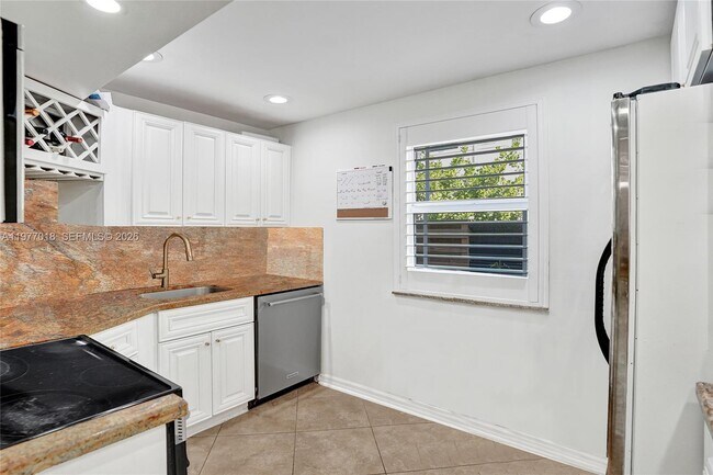 Building Photo - 1844 NE 26th Ave